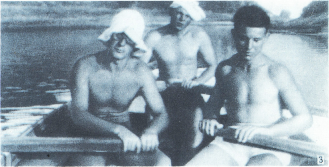 3. П. С. Александров, А. И. Мальцев и С. В. Фомин в шлюпочном походе по Волге (1939 г.)